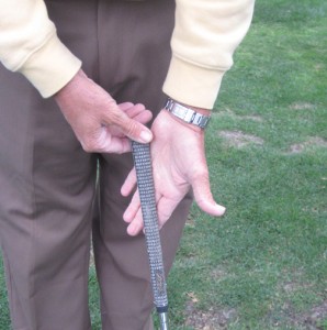 how to grip a golf club step 1